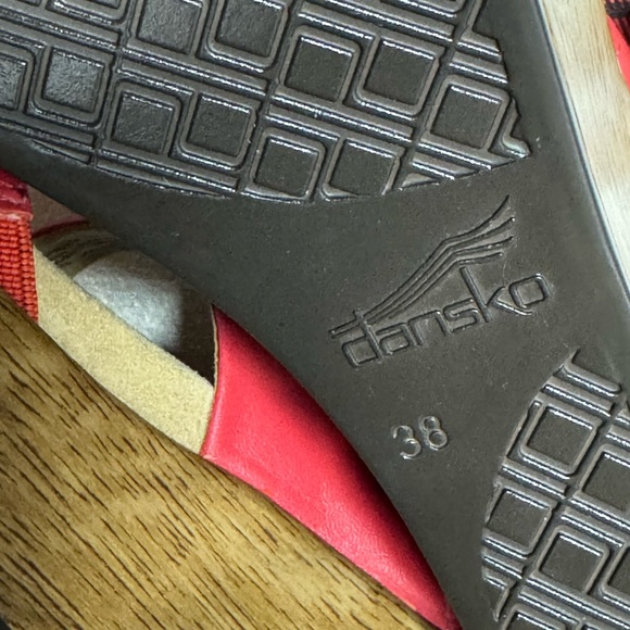 Dansko Adele Nappa Coral Leather Size 38 US 7.5 Wedge Buckle Slingback Sandals - Picture 7 of 13